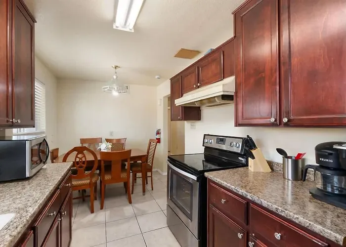 Lightrail Bbq & Billiard Minutes From Dt Phoenix