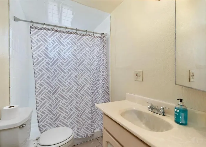 Lightrail Bbq & Billiard Minutes From Dt Holiday home *