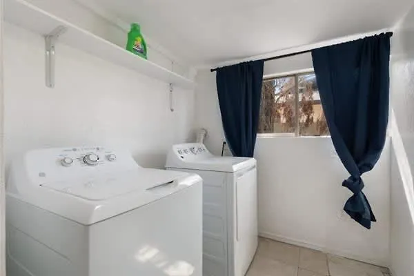 Holiday home Lightrail Bbq & Billiard Minutes From Dt