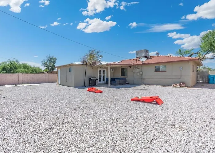 Lightrail Bbq & Billiard Minutes From Dt Holiday home