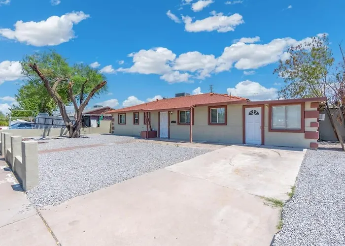 Lightrail Bbq & Billiard Minutes From Dt Holiday home *